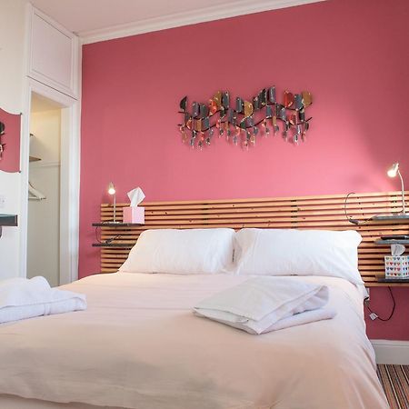 Leonardos Guest House Swansea Bagian luar foto