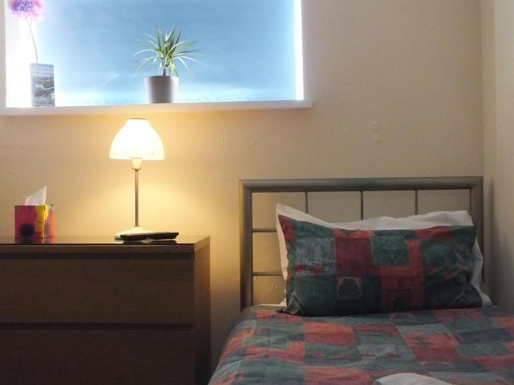 Leonardos Guest House Swansea Ruang foto