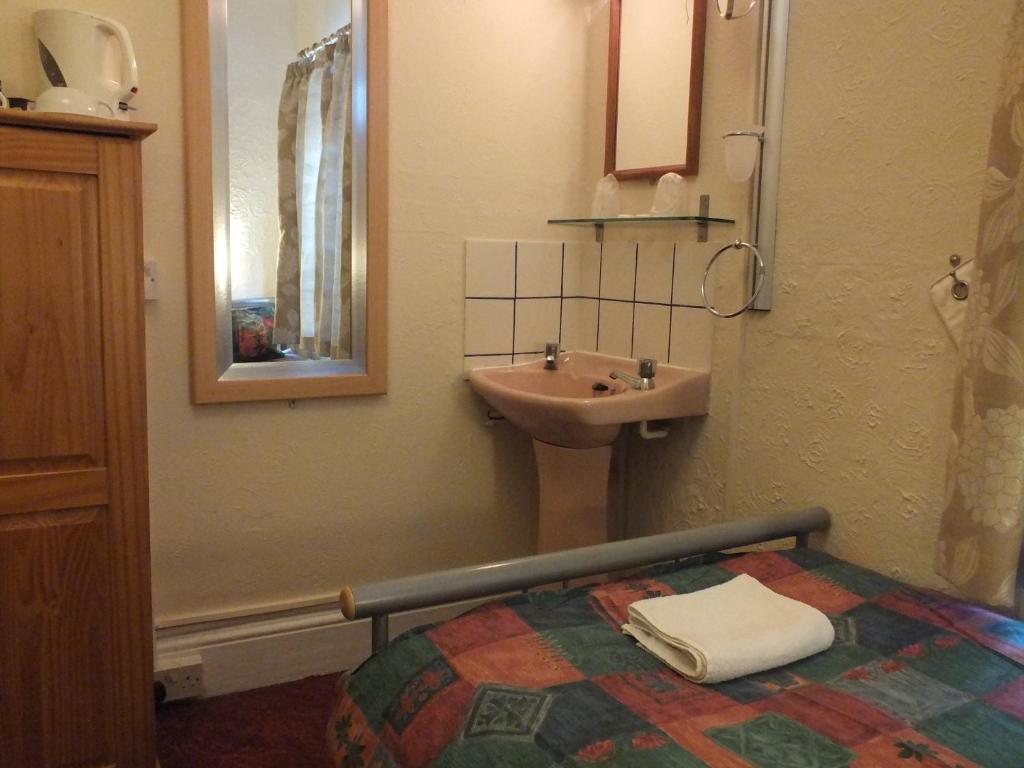 Leonardos Guest House Swansea Ruang foto