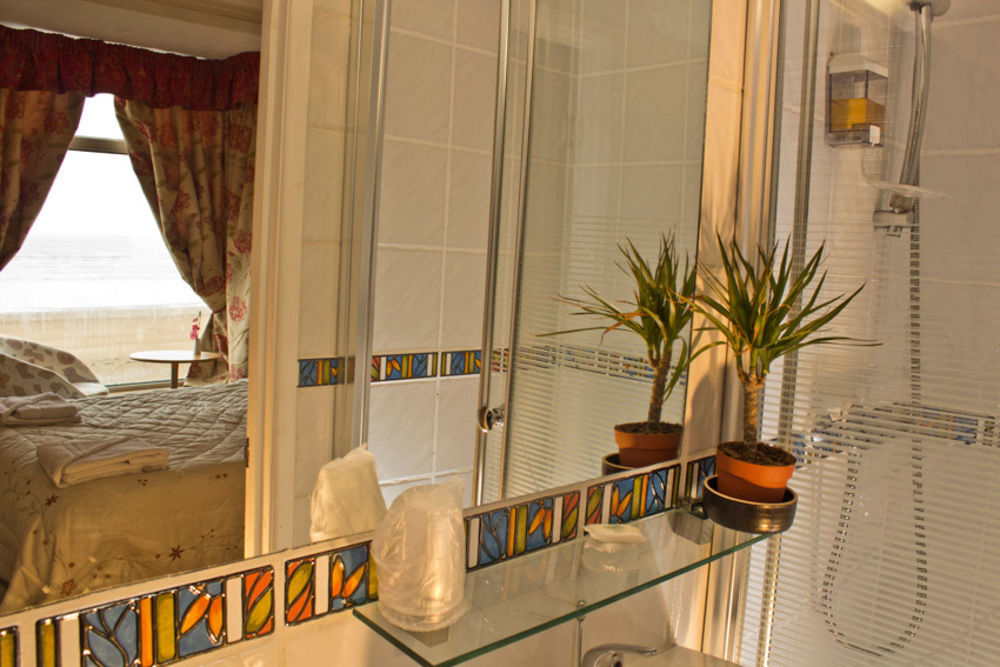 Leonardos Guest House Swansea Bagian luar foto
