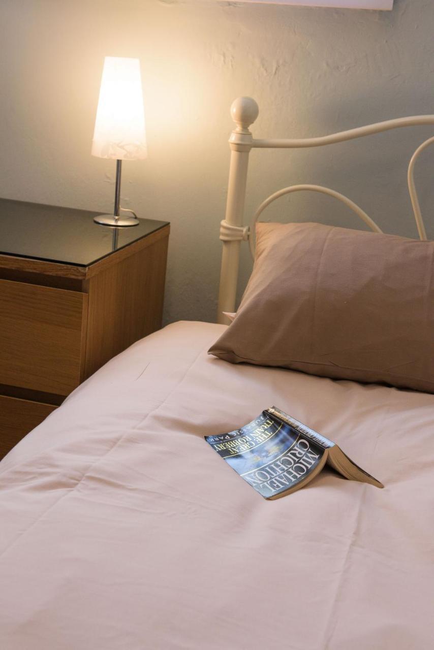 Leonardos Guest House Swansea Bagian luar foto