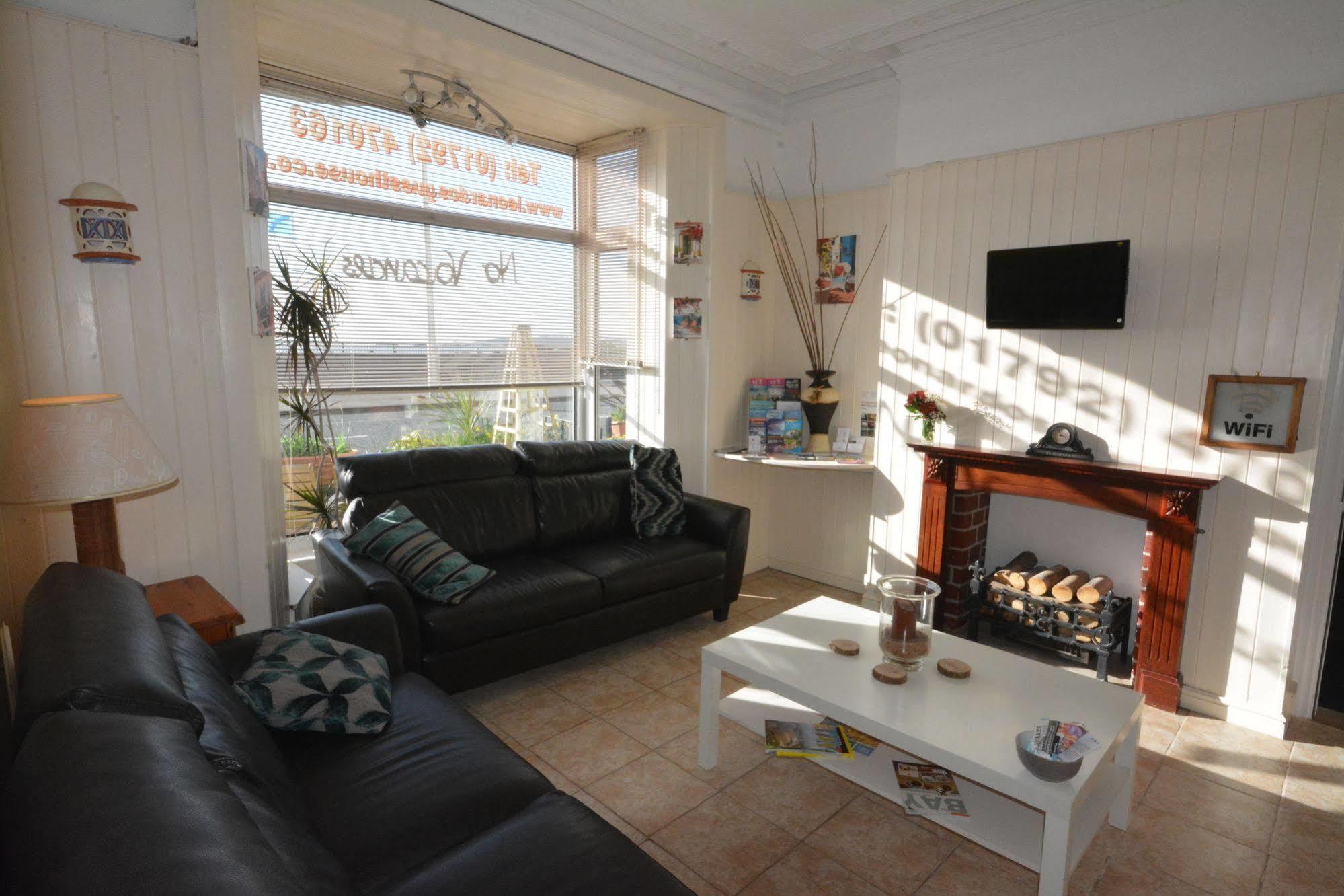 Leonardos Guest House Swansea Bagian luar foto