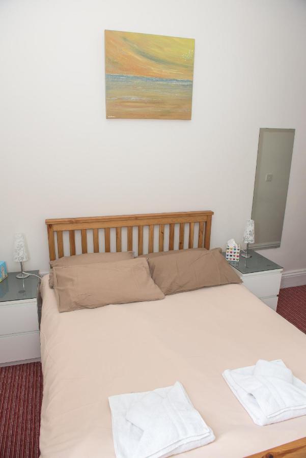 Leonardos Guest House Swansea Bagian luar foto